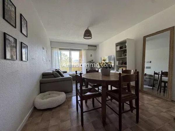 Location                                                      Appartement
                        
                     3 pièces                      74 m2                     à Lons-le-Saunier