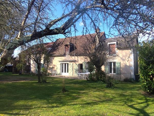 MAISON DE PLAIN PIED - PARC - BORD RIVIERE - RARE