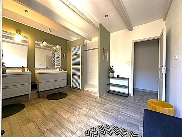 Maison 6 pièces 215 m2