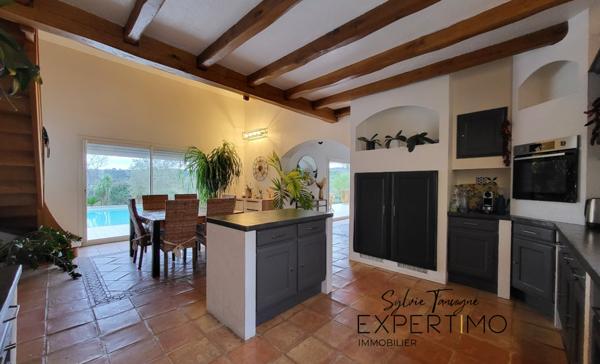 Saint-Gély-du-Fesc (34980) Propriété avec maison de 6 pièces sur un grand terrain.