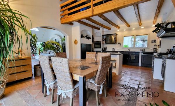 Saint-Gély-du-Fesc (34980) Propriété avec maison de 6 pièces sur un grand terrain.