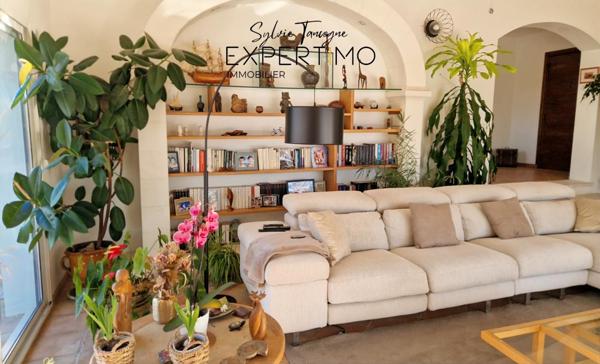 Saint-Gély-du-Fesc (34980) Propriété avec maison de 6 pièces sur un grand terrain.