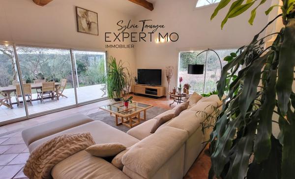 Saint-Gély-du-Fesc (34980) Propriété avec maison de 6 pièces sur un grand terrain.