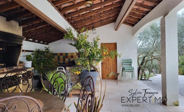 Saint-Gély-du-Fesc (34980) Propriété avec maison de 6 pièces sur un grand terrain.