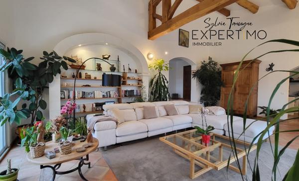 Saint-Gély-du-Fesc (34980) Propriété avec maison de 6 pièces sur un grand terrain.