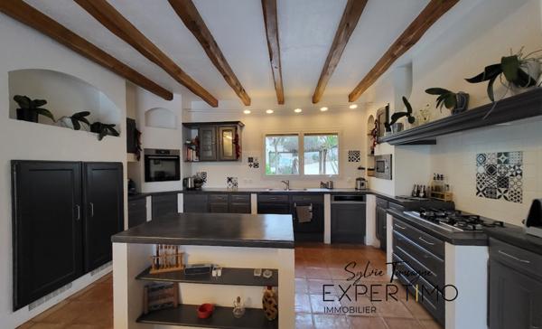 Saint-Gély-du-Fesc (34980) Propriété avec maison de 6 pièces sur un grand terrain.