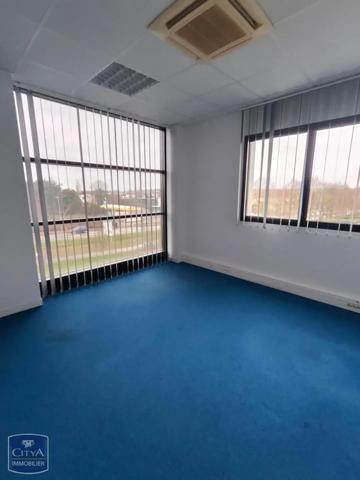 Local commercial à louer 102.68m²