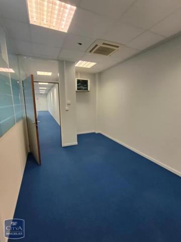 Local commercial à louer 102.68m²