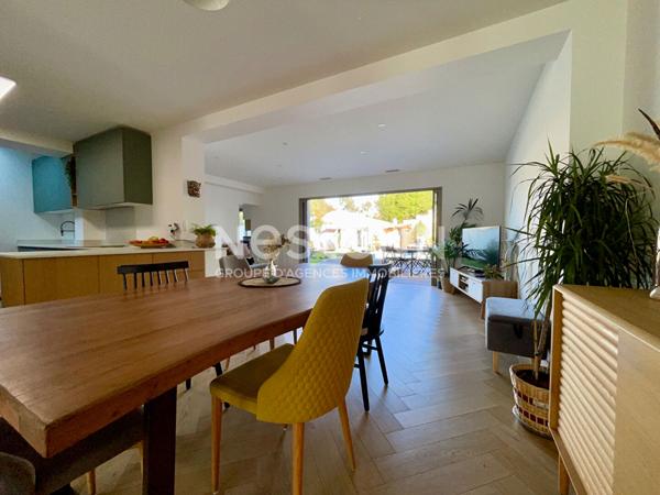 Talence Roustaing/forum maison d'environ 160 m2 sur une parcelle de 457 m2