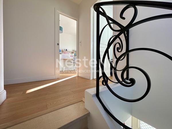 Talence Roustaing/forum maison d'environ 160 m2 sur une parcelle de 457 m2