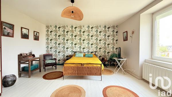 Maison traditionnelle 8 pièces de 189 m² à Clohars-Carnoët (29360)