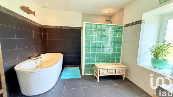 Maison traditionnelle 8 pièces de 189 m² à Clohars-Carnoët (29360)