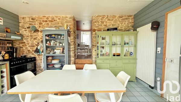 Maison traditionnelle 8 pièces de 189 m² à Clohars-Carnoët (29360)