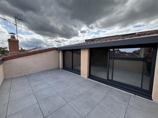 Saint-Genis-Laval (69230) Maison de ville - plateau