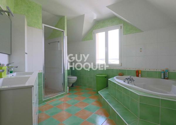 Maison Escoville 5 pièce(s) 192 m2