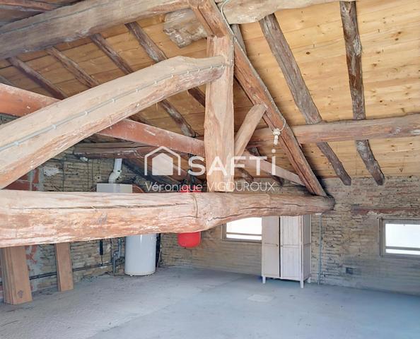 Grande maison de ville à deux pas des commodités