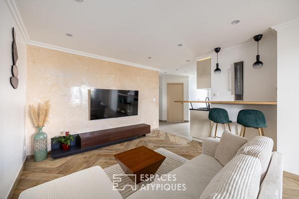 Appartement rénové avec terrasse en avant dernier étage