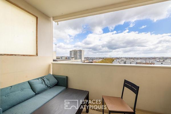 Appartement rénové avec terrasse en avant dernier étage