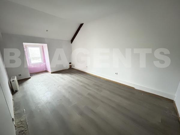 Grande Maison Familiale de 242 m² sur 1 471 m² de terrain – Auxy (45340) 