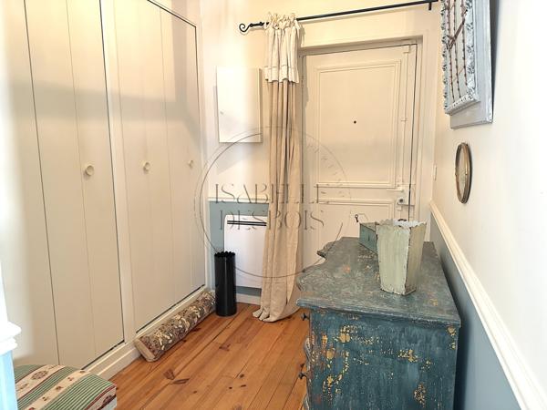 Saint-Germain-en-Laye (78100) Coup de coeur pour ce charmant F2 à deux pas du Château de Saint-Germain-en-Laye