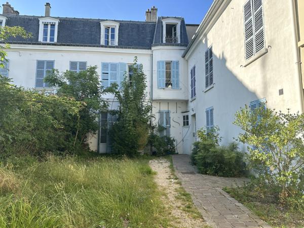 Saint-Germain-en-Laye (78100) Coup de coeur pour ce charmant F2 à deux pas du Château de Saint-Germain-en-Laye