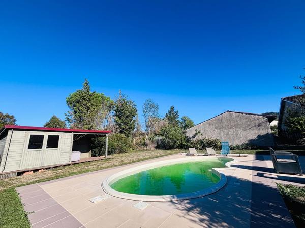 MAISON DE PLAIN-PIED AVEC PISCINE – ENVIRONNEMENT CALME - Soreze (81540)