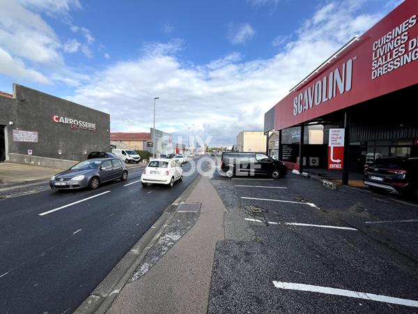 Local 1ier ordre Av principale du Mas Guerido