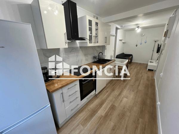 Location Studio meublé 13.39 m² - 10 RUE MARCEL THOMAS LAVOLLEE - COLOCATION 3 CHAMBRES Tours 37000