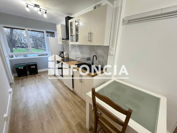 Location Studio meublé 13.39 m² - 10 RUE MARCEL THOMAS LAVOLLEE - COLOCATION 3 CHAMBRES Tours 37000