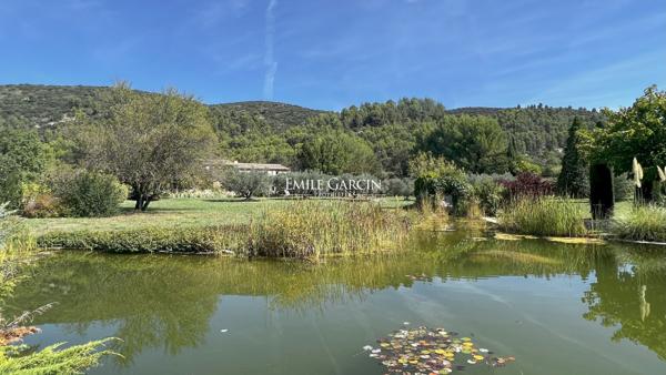 Mas provençal du XVIIIe siècle au coeur du Sud Luberon