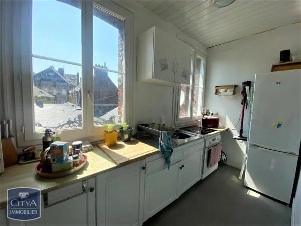 Appartement à louer 2 pièces 67.84m² Dieppe (76200)