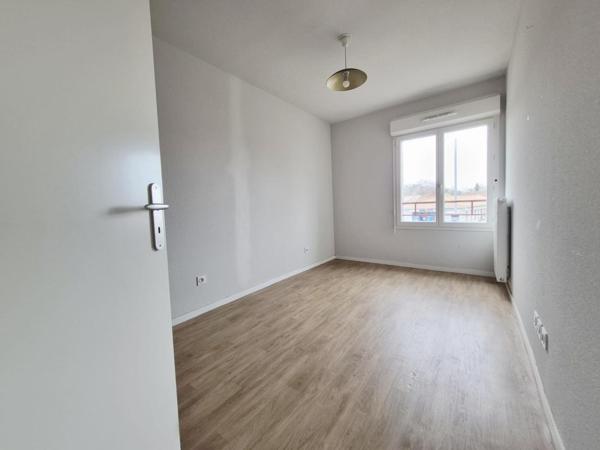 APPARTEMENT DUPLEX AVEC TERRASSE ET JARDINET LACANAU CENTRE