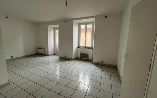 Appartement à louer    2 pièces •  Marcillac-Vallon