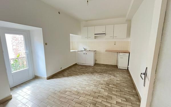 Appartement à louer    2 pièces •  Marcillac-Vallon