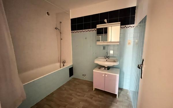 Appartement à louer    2 pièces •  Marcillac-Vallon