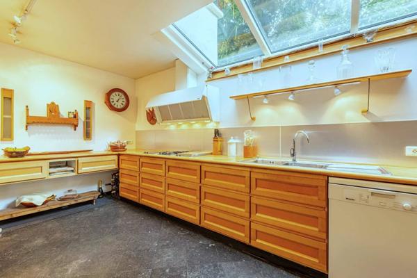 Lumière, lignes pures et sérénité – Une œuvre contemporaine signée nature