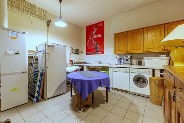 Lumière, lignes pures et sérénité – Une œuvre contemporaine signée nature