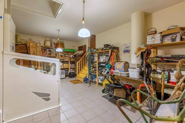 Lumière, lignes pures et sérénité – Une œuvre contemporaine signée nature