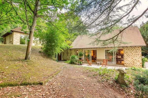 Lumière, lignes pures et sérénité – Une œuvre contemporaine signée nature