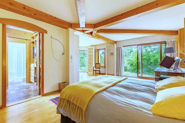 Lumière, lignes pures et sérénité – Une œuvre contemporaine signée nature