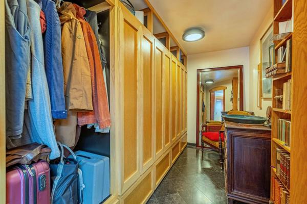 Lumière, lignes pures et sérénité – Une œuvre contemporaine signée nature