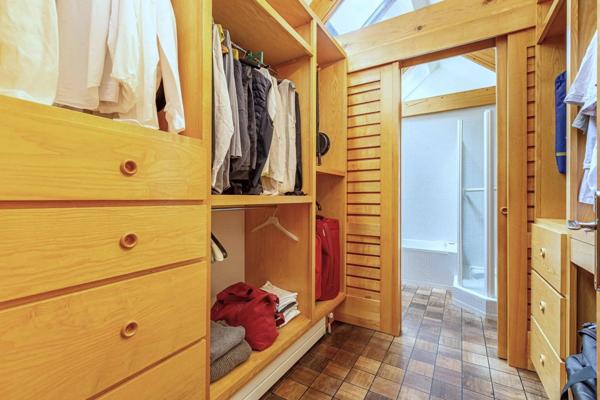 Lumière, lignes pures et sérénité – Une œuvre contemporaine signée nature