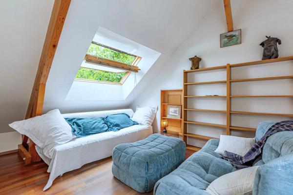 Lumière, lignes pures et sérénité – Une œuvre contemporaine signée nature