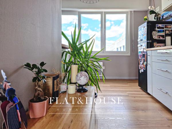 T3 | DERNIER ÉTAGE | PARFAIT ÉTAT | VUE LOIRE | BALCON | PARKING SOUS SOL