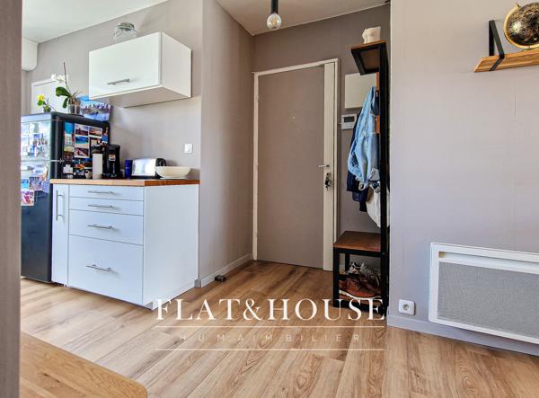 T3 | DERNIER ÉTAGE | PARFAIT ÉTAT | VUE LOIRE | BALCON | PARKING SOUS SOL