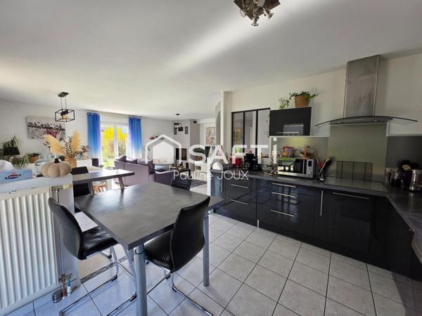 Maison individuelle de 151m2 avec garage et terrain arboré