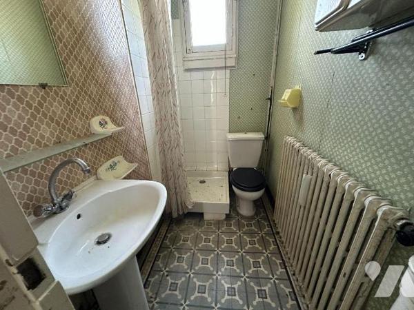 Idéal investisseur ou grande famille
A Saint Julien du Sault, nous vous proposons cette maison...