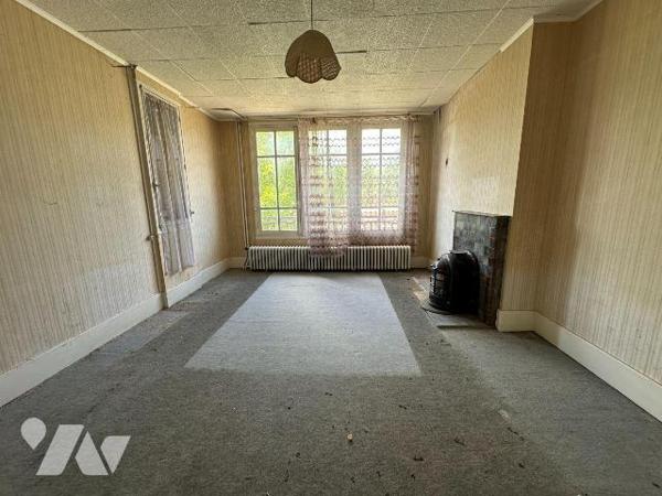 Idéal investisseur ou grande famille
A Saint Julien du Sault, nous vous proposons cette maison...