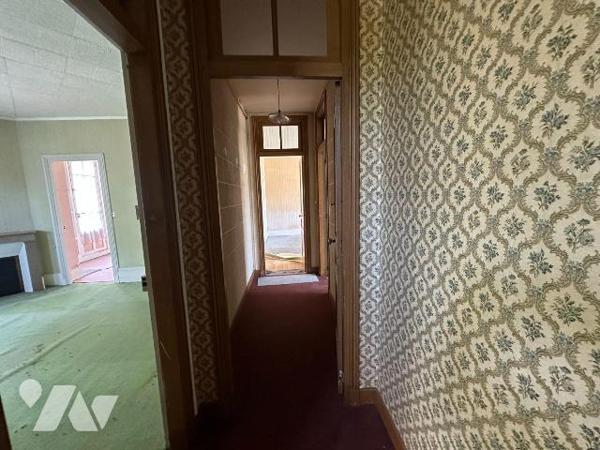 Idéal investisseur ou grande famille
A Saint Julien du Sault, nous vous proposons cette maison...