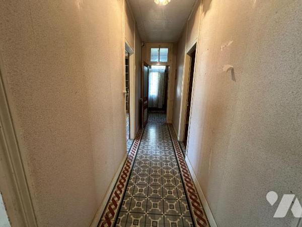Idéal investisseur ou grande famille
A Saint Julien du Sault, nous vous proposons cette maison...